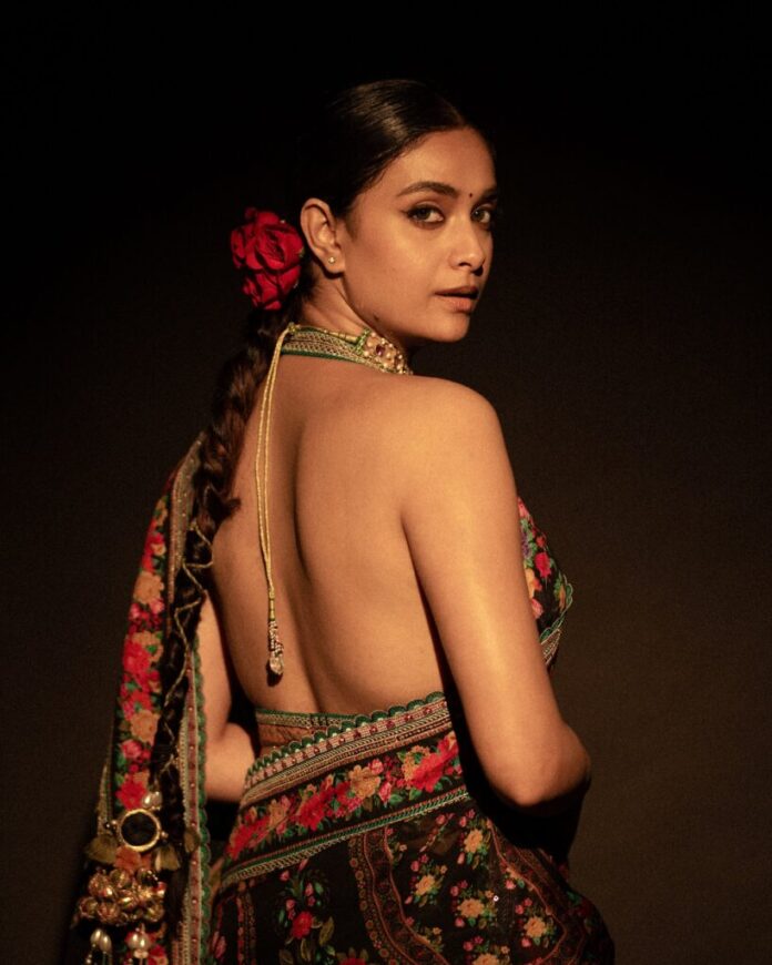 Keerthy’s Backless Beauty Burns the Screen! - Gulte