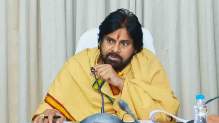 Pawan Kalyan: జీతం తీసుకోకుండా పనిచేస్తానన్న పవన్ కల్యాణ్.. ‘అన్నా’ అంటూ దండం పెట్టిన ప్రముఖ డైరెక్టర్