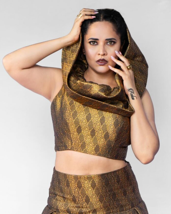 Anasuya’s Golden Goddess Look is Fire! - Gulte