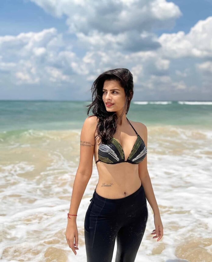 Sonali Raut Sizzles in Africa - Gulte