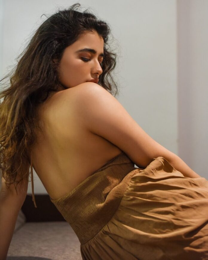 Ketika Sharma: The Backless Beauty Blooms - Gulte