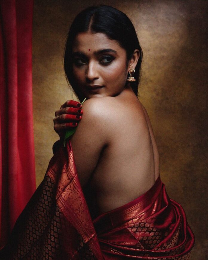 Chitra J Achar: Sizzling Hot in Red - Gulte