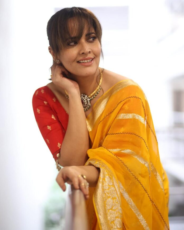 Anasuya never fails to impress in saree - Gulte