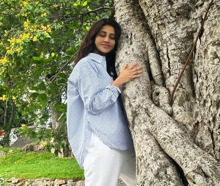 Heroine Nabha sends Beautiful message about nature